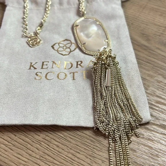 Kendra Scott Rayne Necklace - Picture 2 of 3